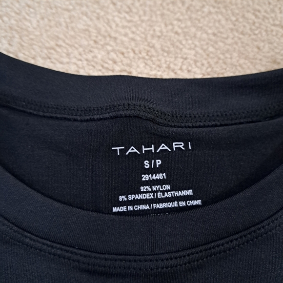 Set Of 2 Tahari Tees Smoothing T-shirts Black White Women's Size Small Crewneck - Picture 3 of 16